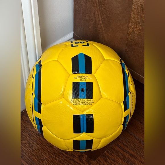 Dribbleup smart soccer ball size 5 - Picture 4 of 4
